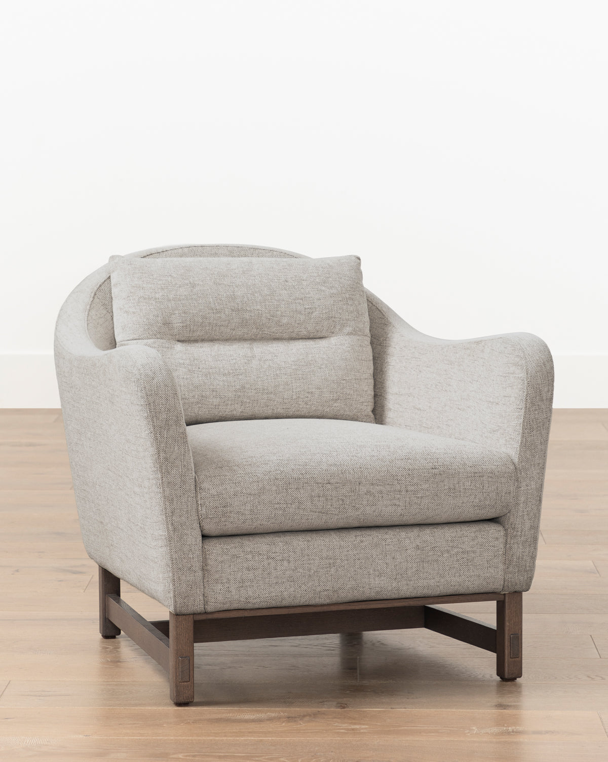 https://cdn.shopify.com/s/files/1/1496/0124/files/CommodoreLoungeChair-MFRN2884-TWN-OS-CS-D1-T.jpg?v=1763411352
