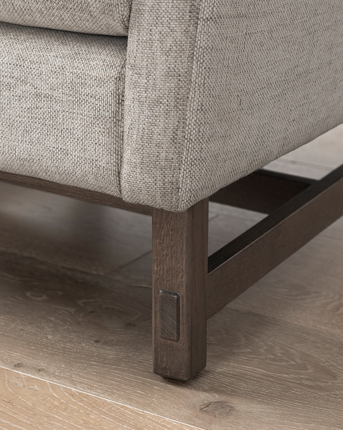 https://cdn.shopify.com/s/files/1/1496/0124/files/CommodoreLoungeChair-MFRN2884-TWN-OS-CS-D4-T.jpg?v=1763411371