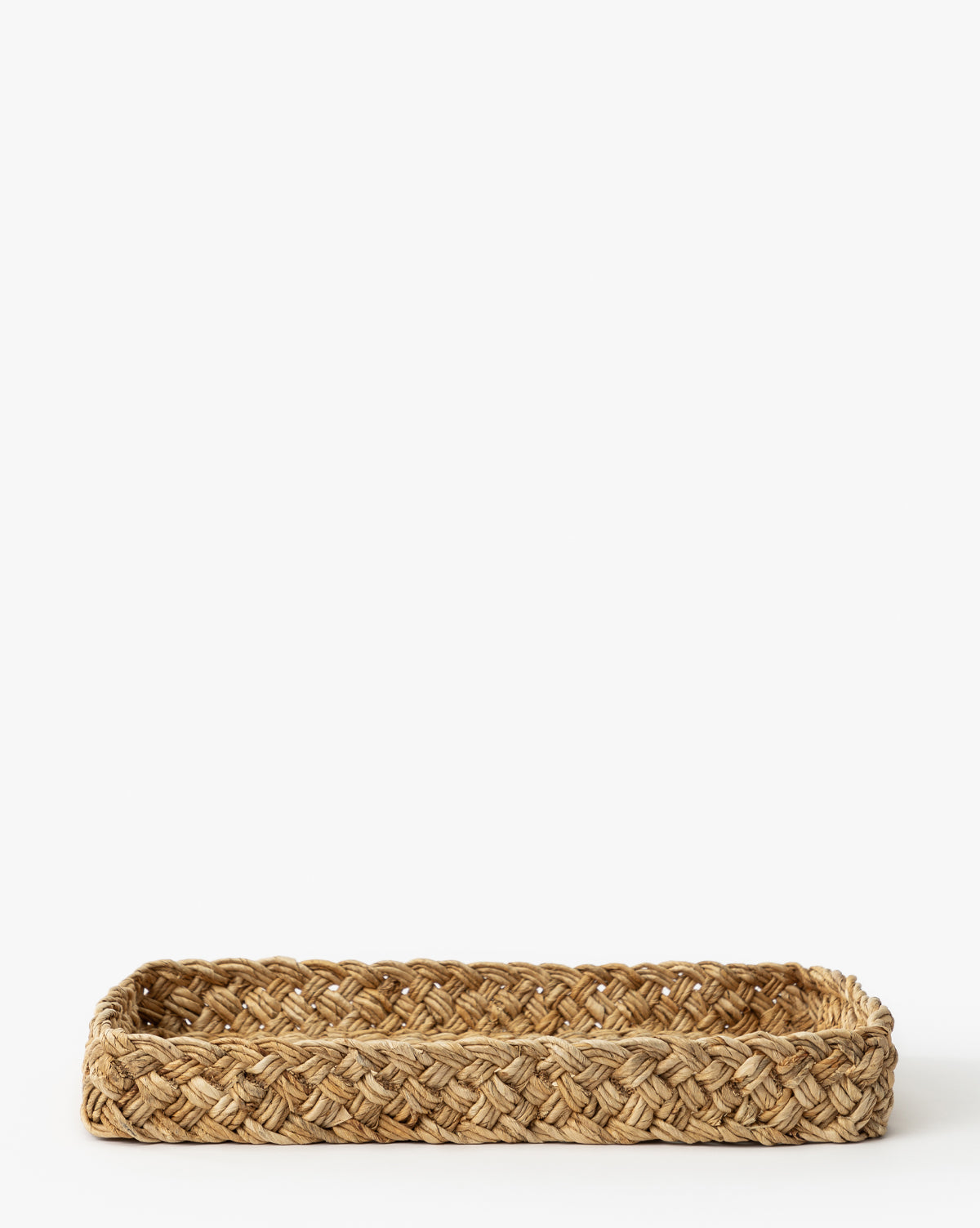 https://cdn.shopify.com/s/files/1/1496/0124/files/EudoraBraidedTray_Setof2_-MDCR3036-NAT-S-D2-T.jpg?v=1745946770