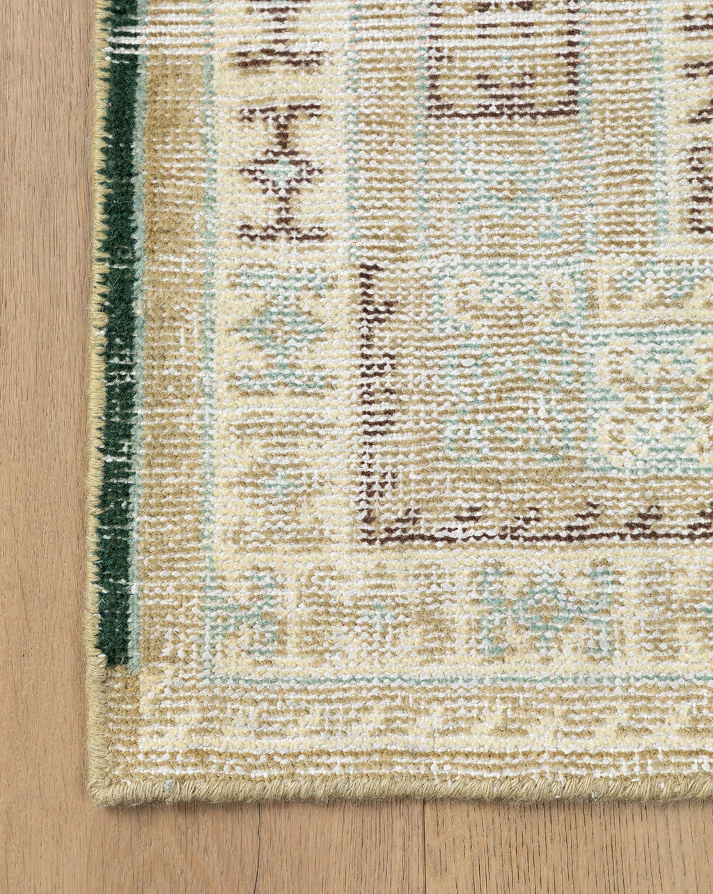 https://cdn.shopify.com/s/files/1/1496/0124/products/EvangelineHand-KnottedWoolRug-MRUG0872-MLT-MAIN.jpg?v=1754004769