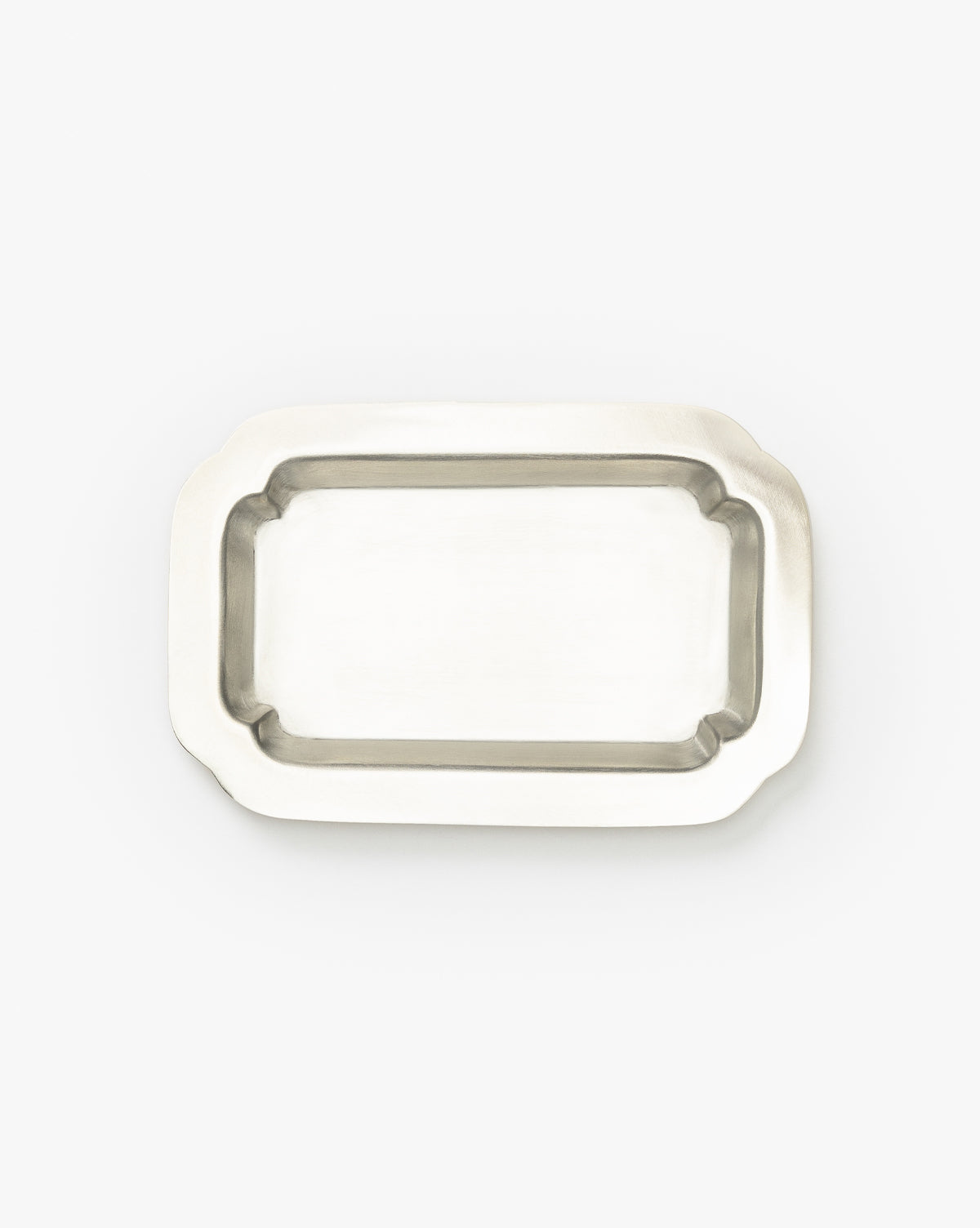 https://cdn.shopify.com/s/files/1/1496/0124/files/FelicianoSilverTray-MDCR2912-SLV-OS-MAIN-T.jpg?v=1754345187