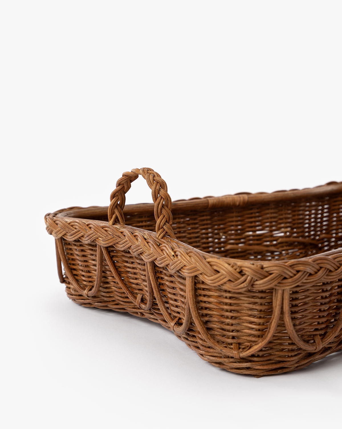 https://cdn.shopify.com/s/files/1/1496/0124/files/HadleyTray-MDCR3047-NAT-L-D2-T.jpg?v=1754346654