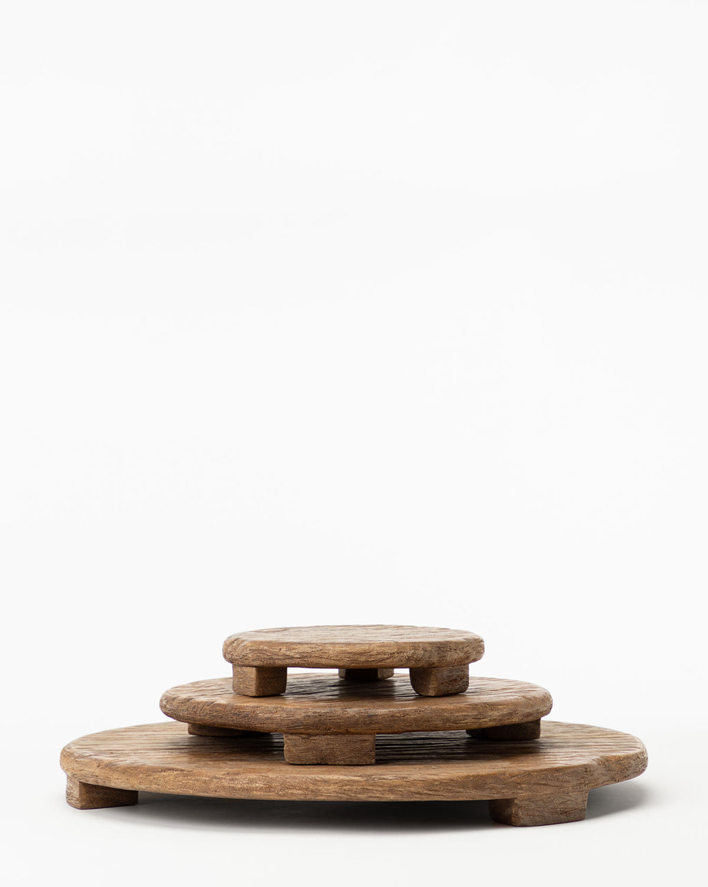 https://cdn.shopify.com/s/files/1/1496/0124/products/MangoWoodCarvedPedestal_MKTN0561-BWN-MAIN.jpg?v=1748380937