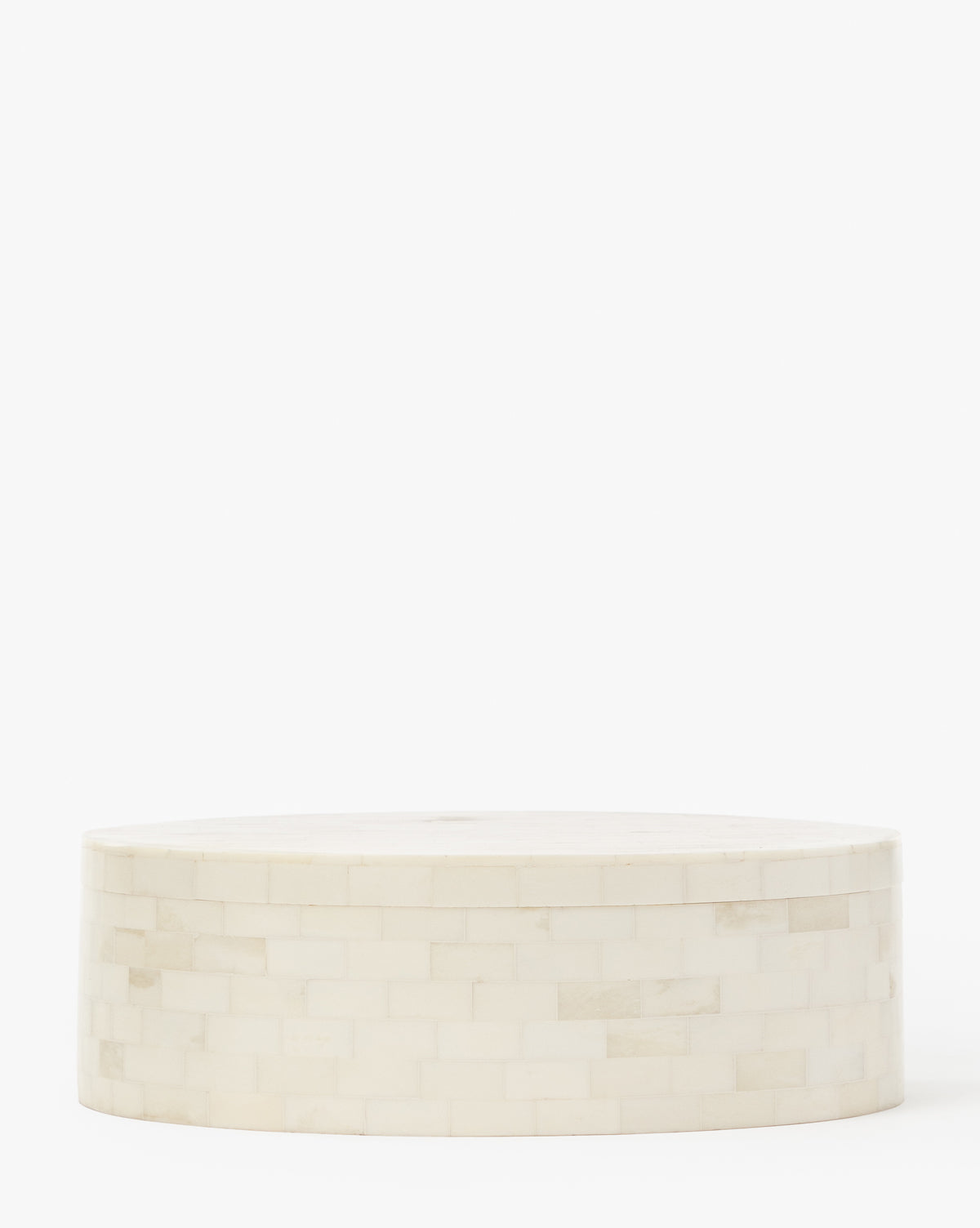 https://cdn.shopify.com/s/files/1/1496/0124/files/NicoOvalBoneBox-MDCR2876-BNE-L-MAIN-T.jpg?v=1737063495