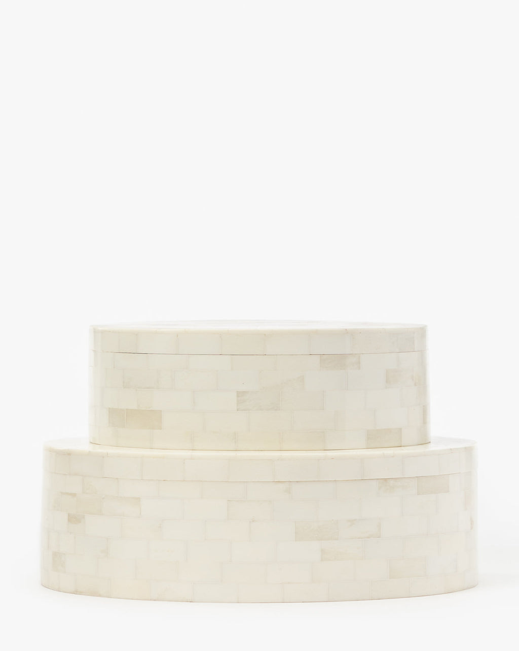 https://cdn.shopify.com/s/files/1/1496/0124/files/NicoOvalBoneBox-MDCR2876-BNE-MAIN-T.jpg?v=1722367346