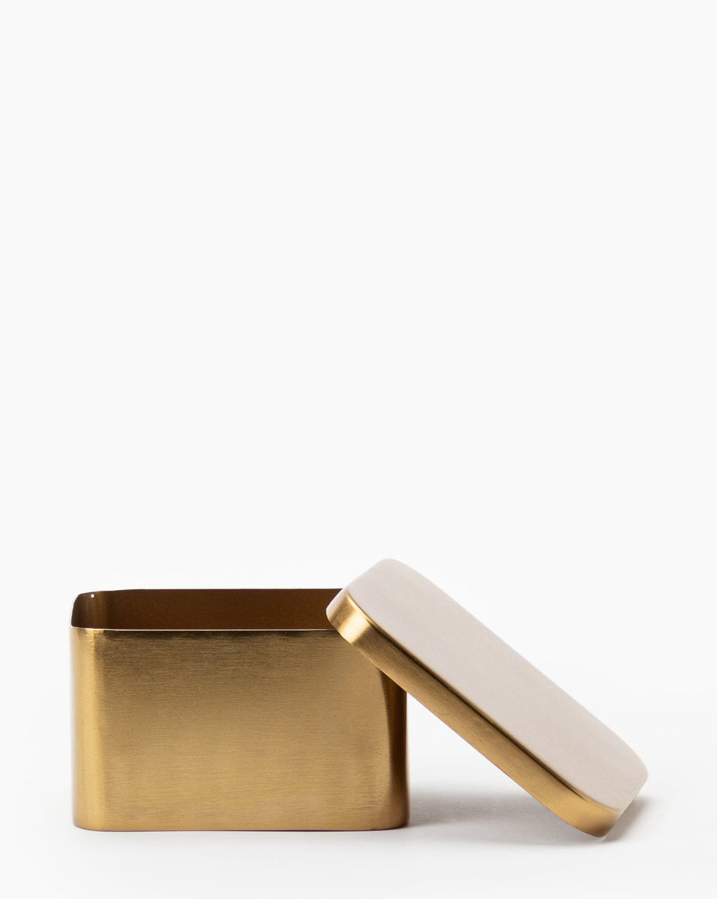 https://cdn.shopify.com/s/files/1/1496/0124/products/OswaldMetalBox-MDCR2274-BRS-D1.jpg?v=1754510843