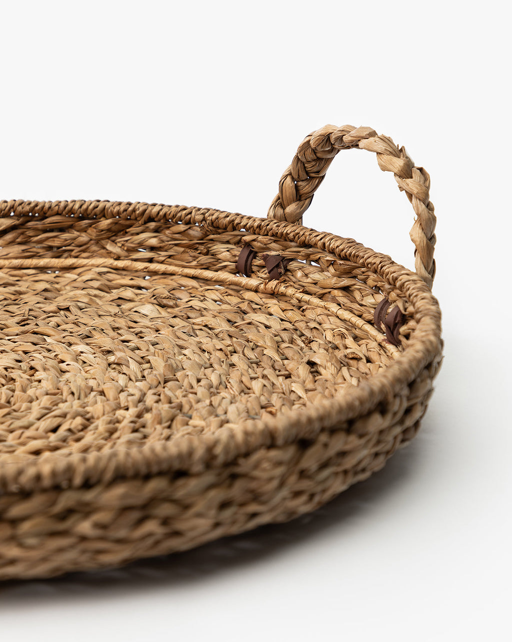 https://cdn.shopify.com/s/files/1/1496/0124/files/SalterWovenTray-MDCR2880-NAT-OS-D2-T.jpg?v=1755027460