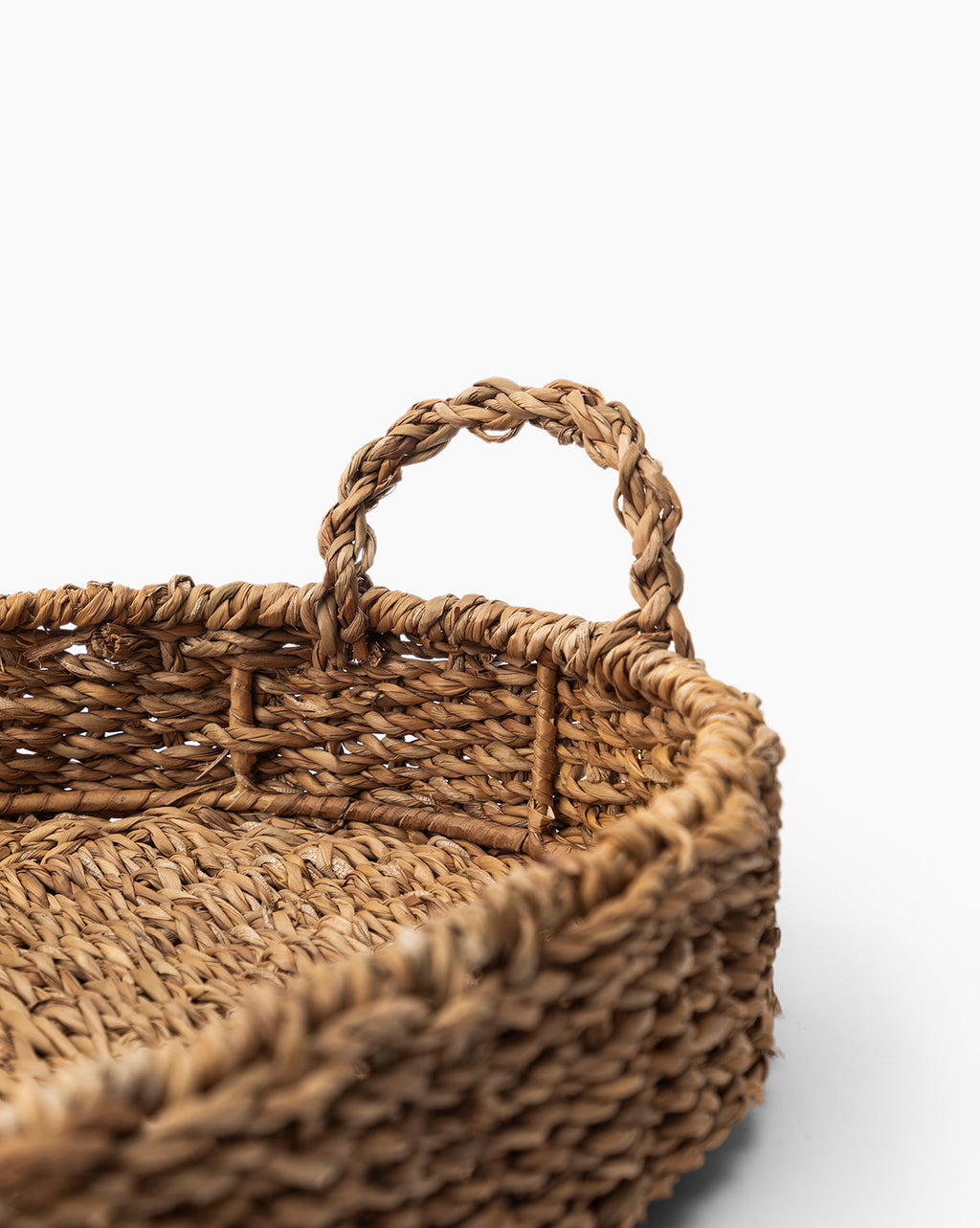 https://cdn.shopify.com/s/files/1/1496/0124/files/SeagrassOvalTray-MDCR2857-NAT-D1-T.jpg?v=1712331097