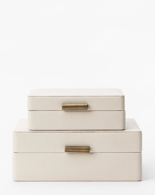 https://cdn.shopify.com/s/files/1/1496/0124/products/WhiteShagreenBox.jpg?v=1745946660
