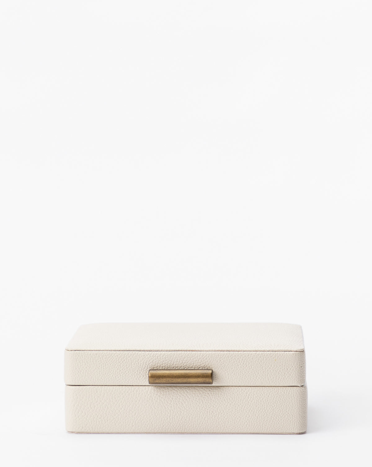 https://cdn.shopify.com/s/files/1/1496/0124/products/WhiteShagreenBox_4.jpg?v=1754006363